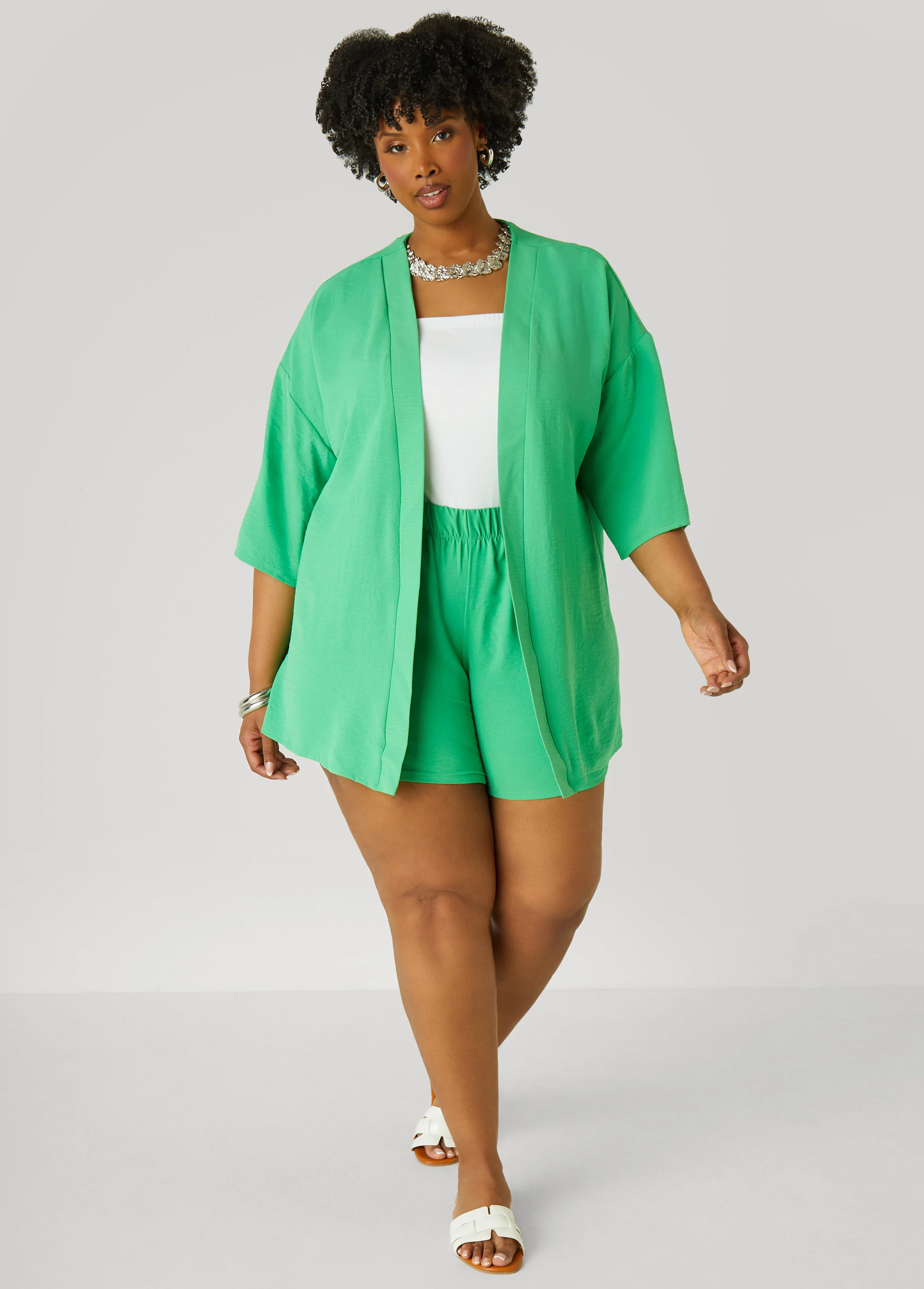 Textured Mid Rise Shorts - Image 3