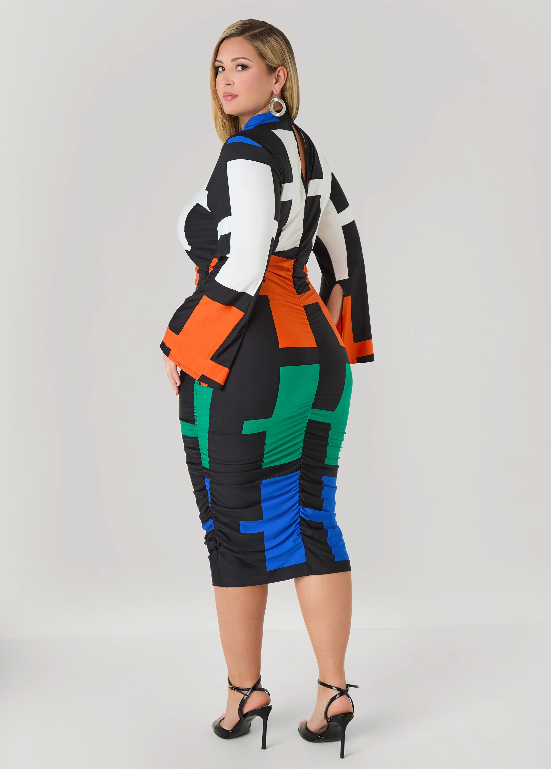Ruched Geo Print Bodycon Dress - Image 2