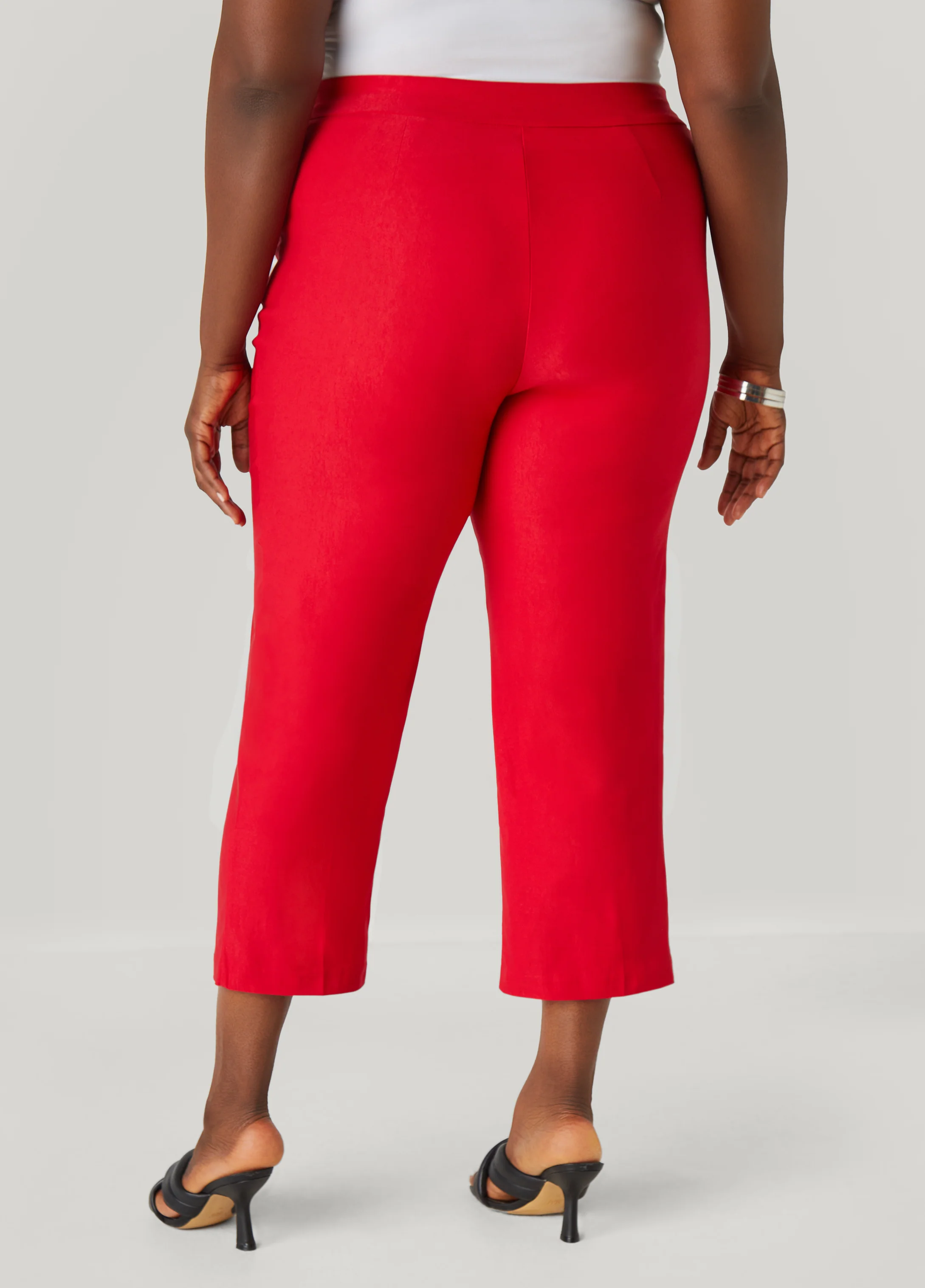 Mid Rise Pull On Capris - Image 11