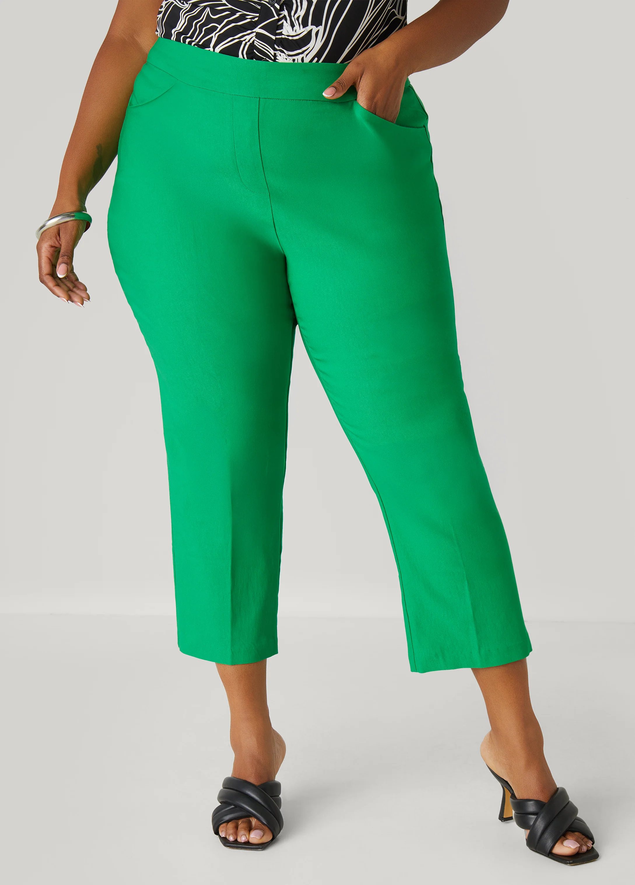 Mid Rise Pull On Capris - Image 4