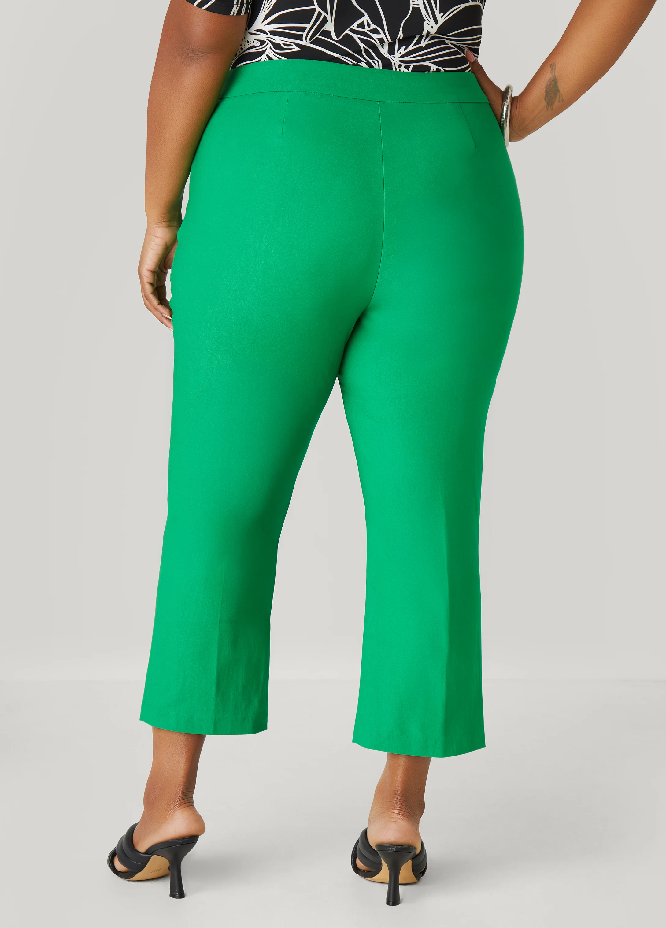 Mid Rise Pull On Capris - Image 5