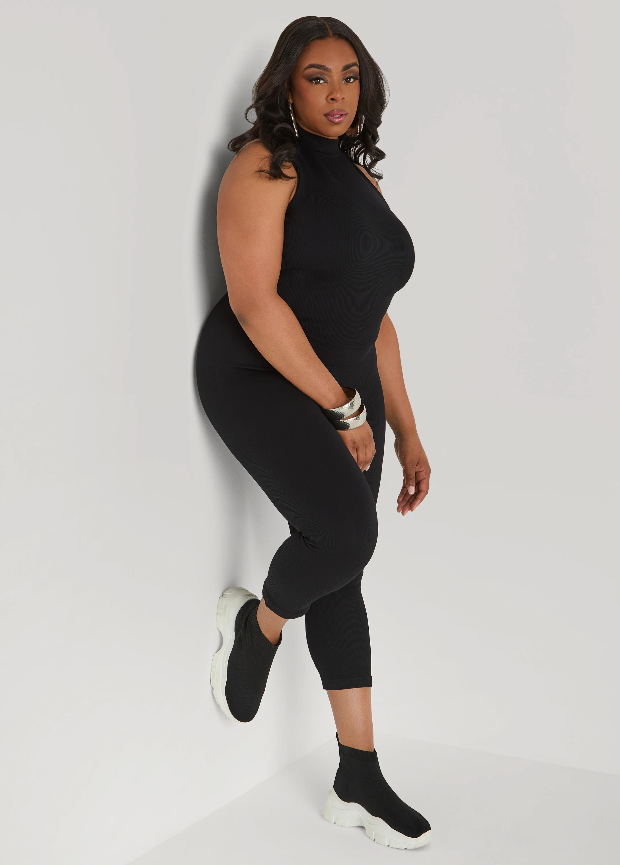 Ribbed Mock Neck Top And Capri Set - Image 11