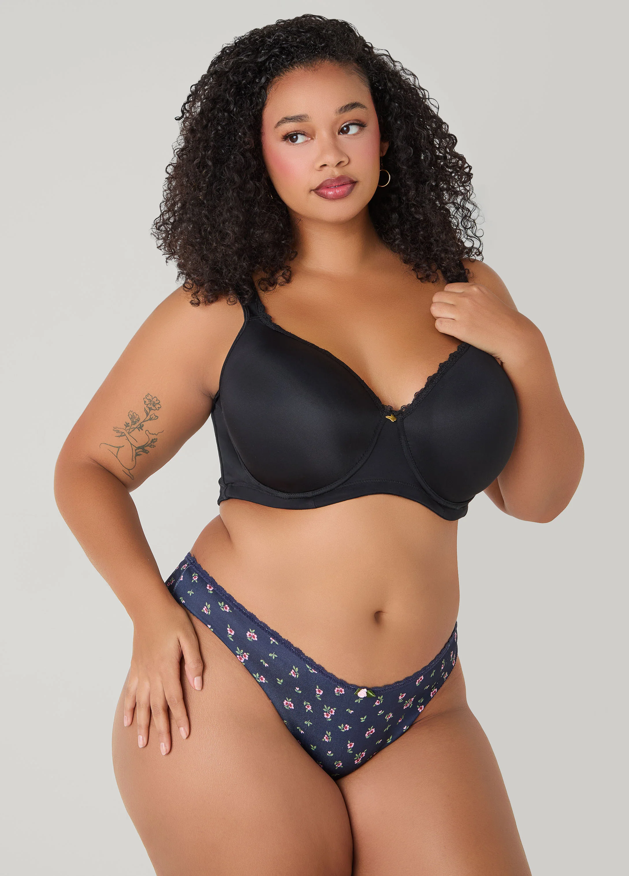Lace Trimmed 3 Pack Bikini Panties - Image 4