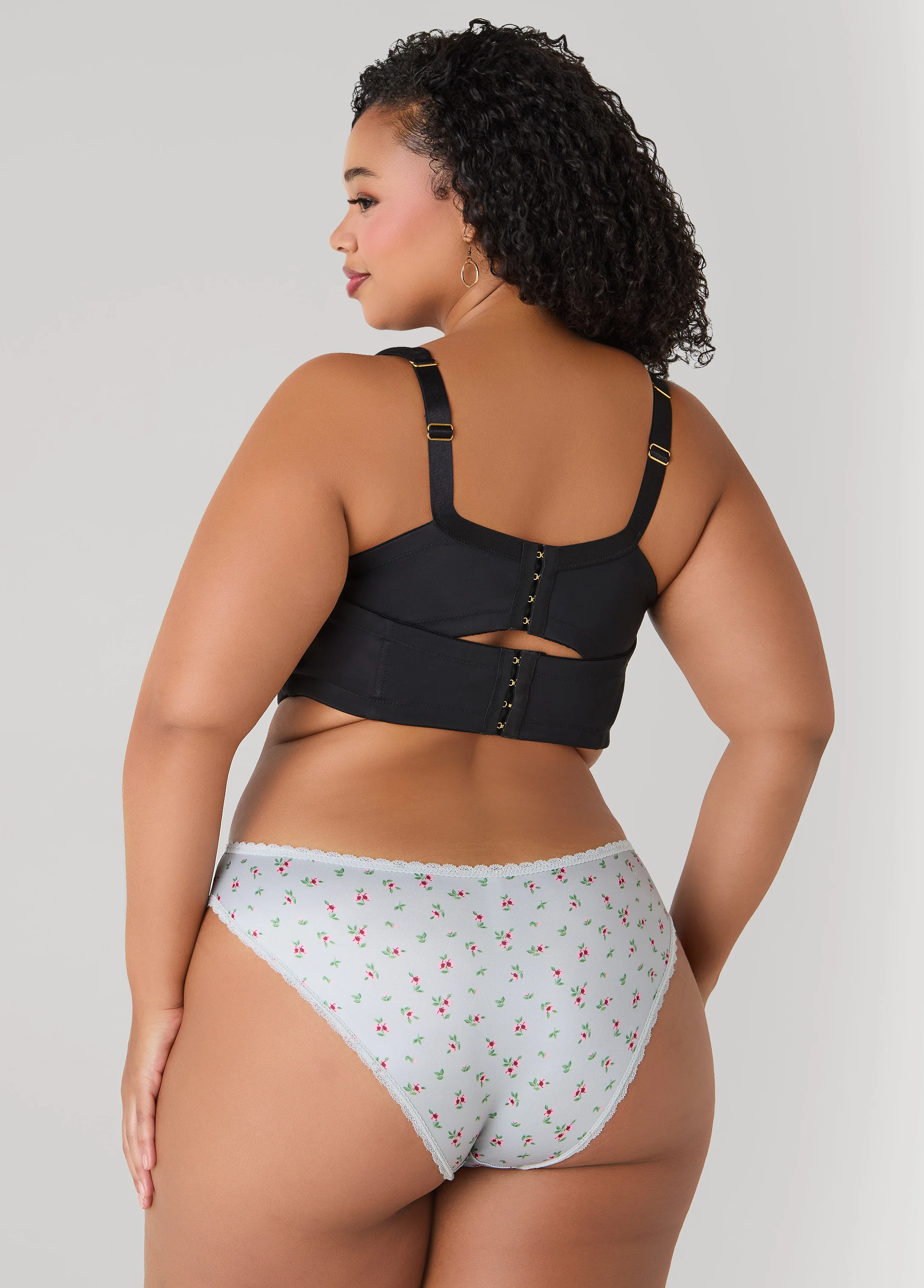 Lace Trimmed 3 Pack Bikini Panties - Image 9