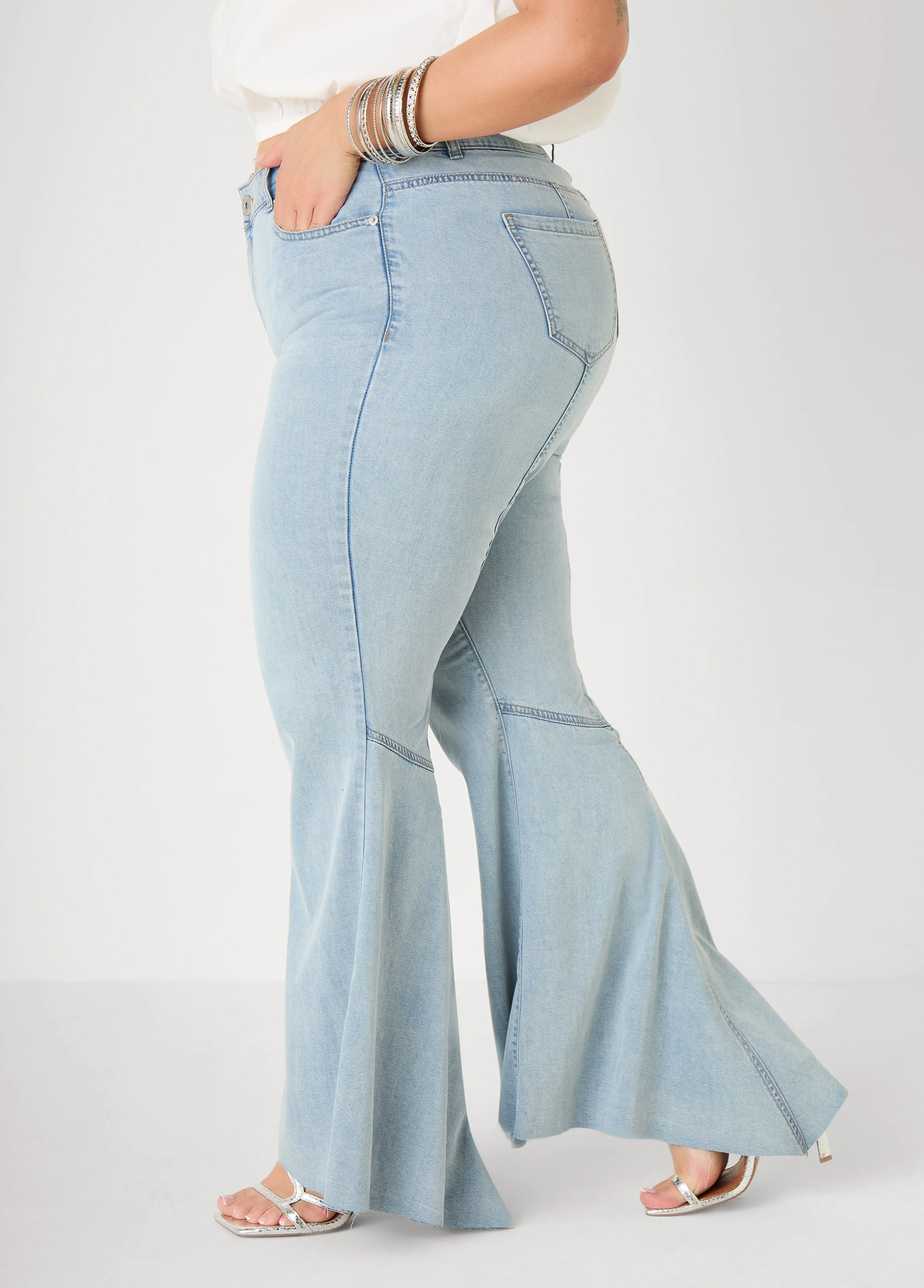 Seam Detailed Flared Jeans - Image 5