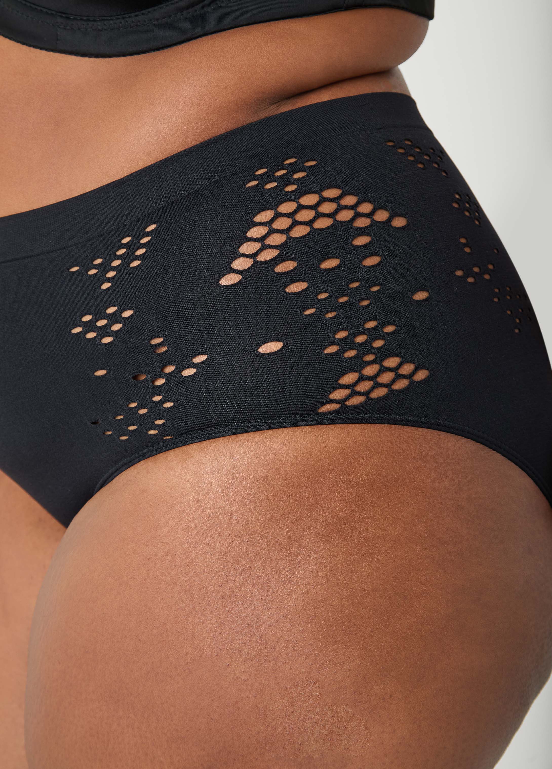 Seamless Cutout High Waist Briefs - Image 4